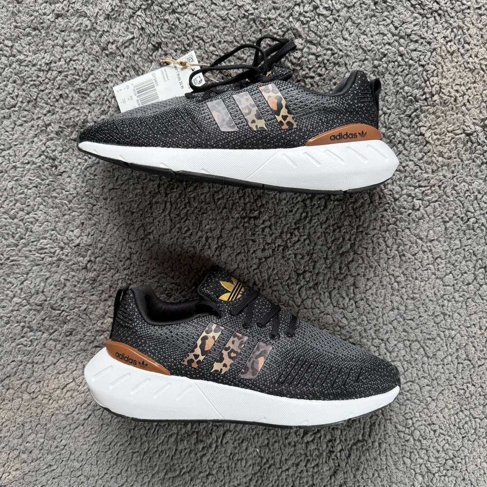Adidas Women's Black and Leopard Print Athletic Shoes